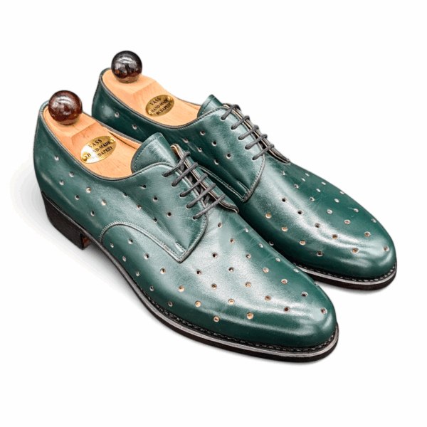 London summer punched * P2<br><span class="egypar-meret">43</span>