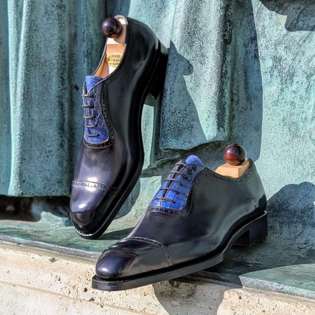 Italian Oxford * K<br><span data-src=