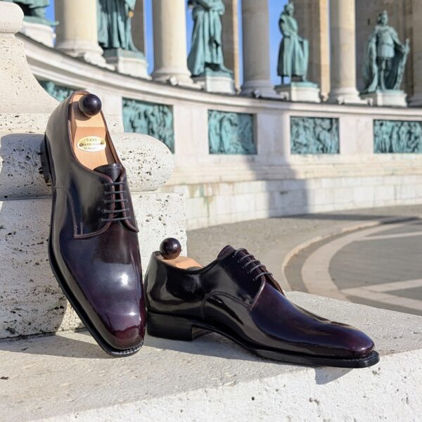 Angle view-2 of men’s bordeaux London 5-eyelets shoe on S last with a single sole – handmade by Vass Shoes.