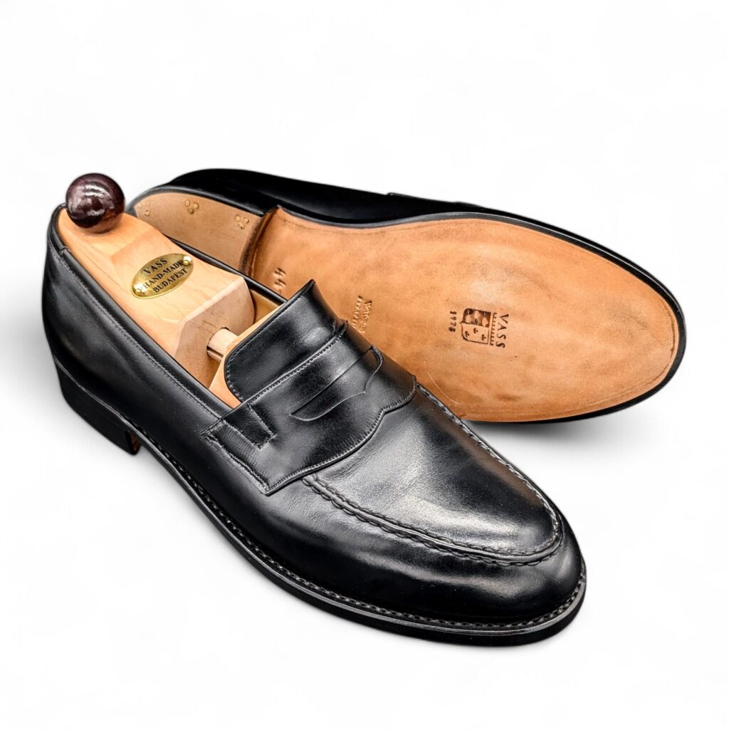 Slipper II * P<br><span data-src=