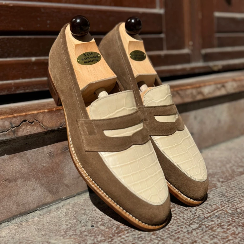 Slipper I * F<br><span data-src=