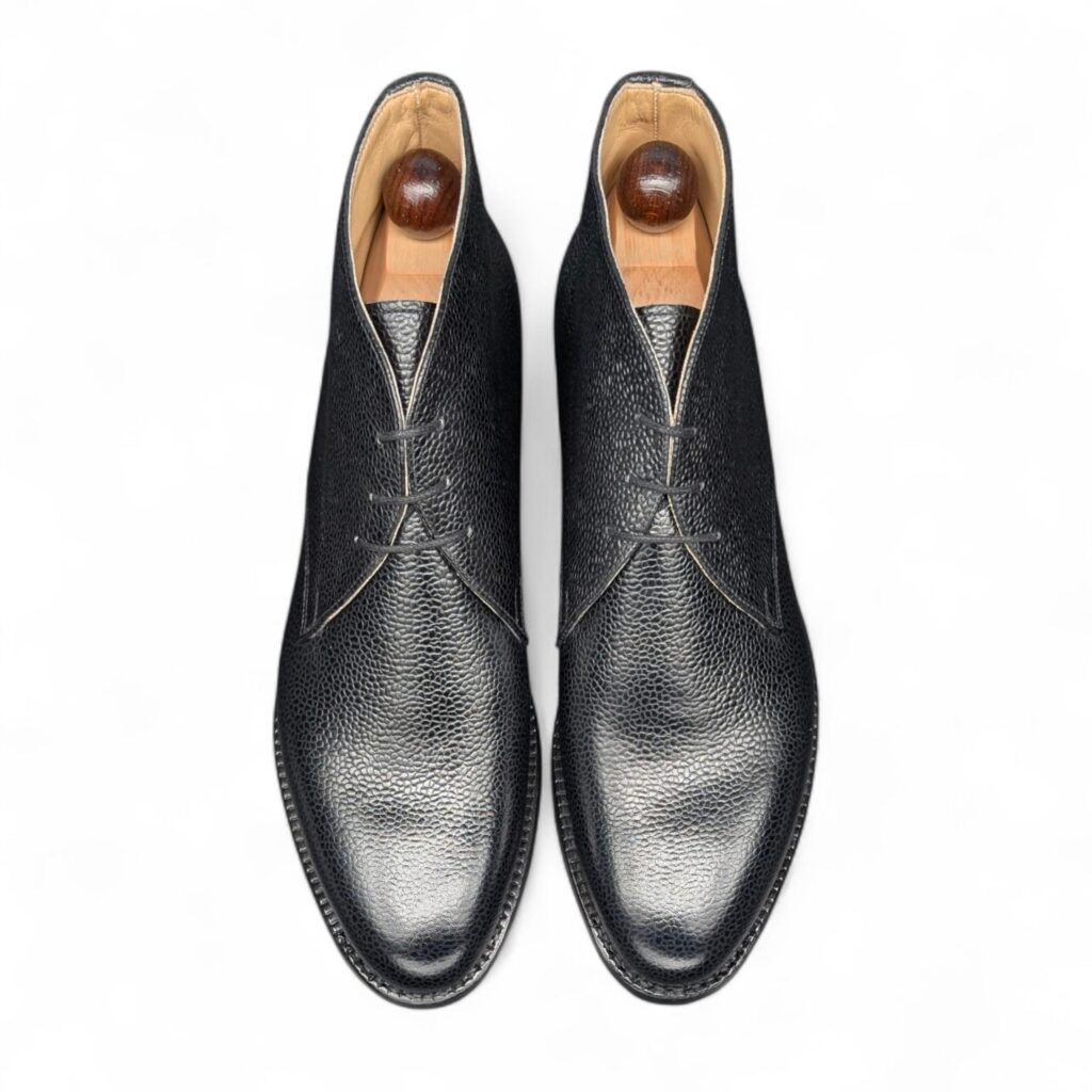 Vass-Shoes-Chukka-boots-three-eyelet-model-P2-last-black-scotchgrain-dainite-rubber-sole-top-view