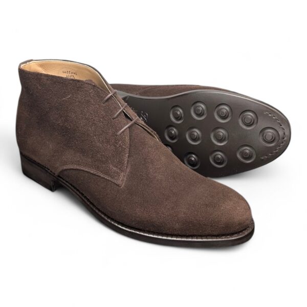 Vass-Shoes-Chukka-boots-three-eyelet-model-P2-last-dark-brown-suede-dainite-rubber-sole-angle-view