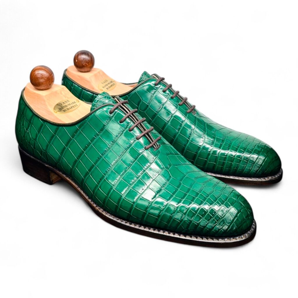 Wholecut 5-eyelet * F<br><span data-src=