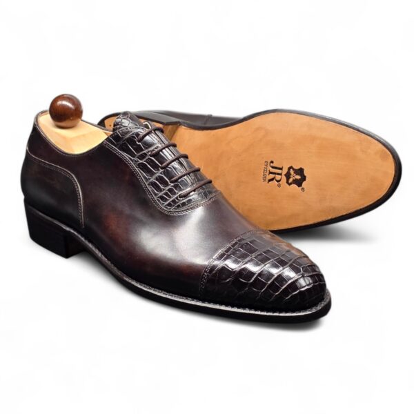 Italian Oxford * F<br><span data-src=