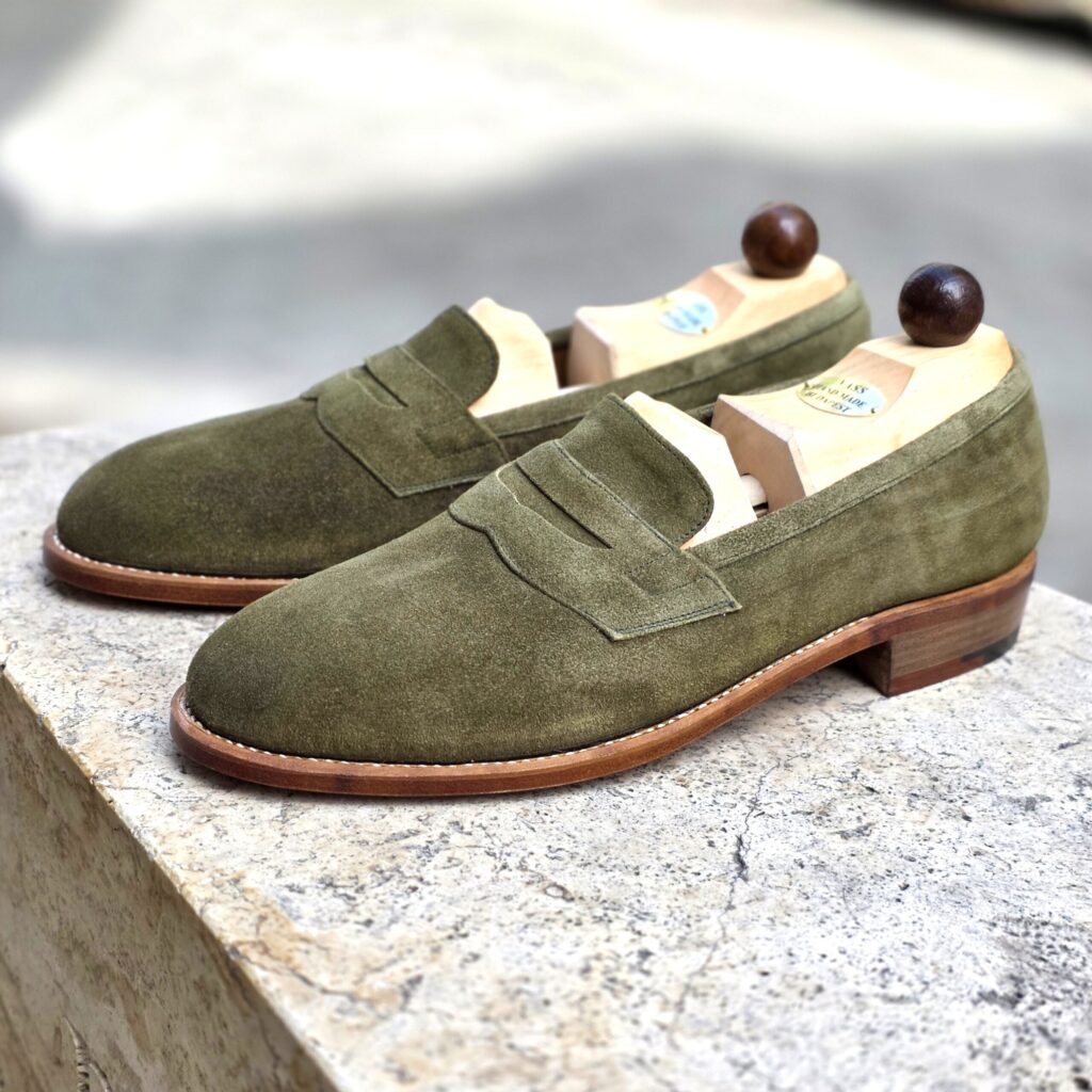Slipper II * P<br><span data-src=