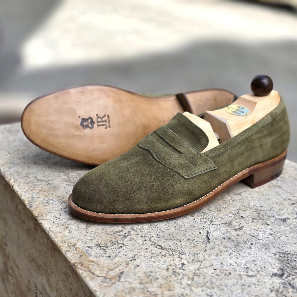 Slipper II * P<br><span data-src=